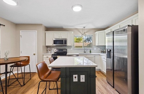 Canal Winchester House | Spacious Ranch Living 3 Car Garage, Rainfall shower, on a Half acre lot.