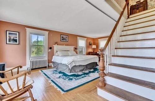 Martinsville House | Spacious Seaside Farmhouse Retreat – Sleeps 16