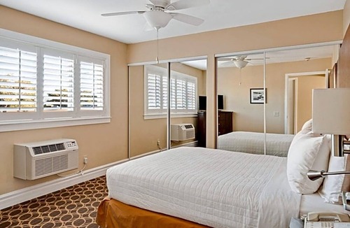 Corte Madera Hotel | Spacious Suite | Courtyard | Outdoor Pool | Free Parking | BBQ Area