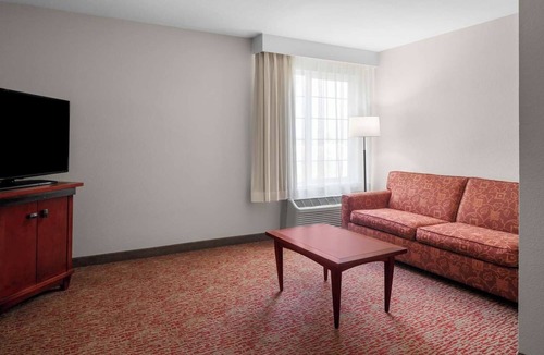 Downtown Hotel | Spacious Suite w/Kitchen and Separate Living, Dining Area - Central Location