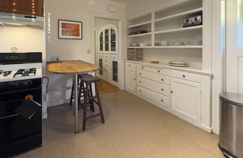 Upper Telegraph Apartment | Spacious, Sunny Upper Flat Newly Listed!