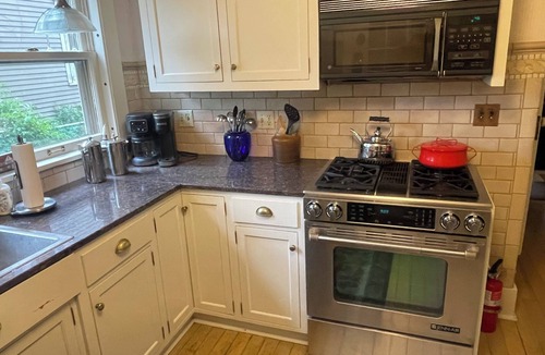 Highland Square House | Spacious Upscale 4 bedroom 2,750 sq ft home in Highland Sq, of Akron