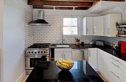 Yarmouth House | Sparrowhawk House NE style Farmhouse Walkable to Town, Near Portland