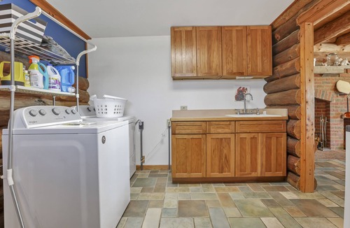 Summit Station Cabin | special offers: 20% off all winter bookings,10% discount for early reservations.