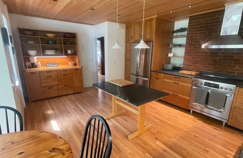 Harpswell Center House | Spectacular Oceanfront Estate with Beautiful Sunsets on 8 acres