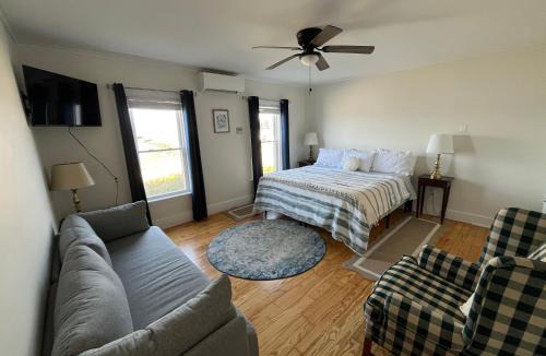 Phippsburg House | Spinneys Guesthouse & Beach Cottages