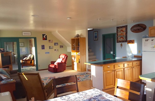 Kodiak House | Spring Sale! March and April Savings. Visit our cozy, ocean-view home