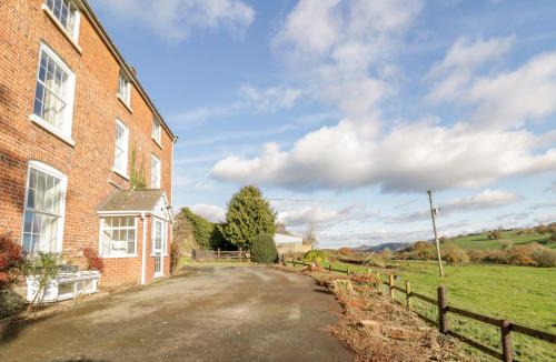 Welshpool House | Squires Rest