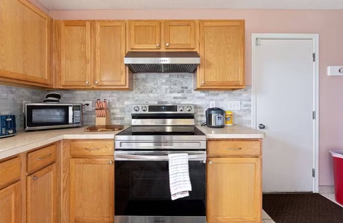Galloway House | Stay w/Home Theater, Games, Pond View & More!