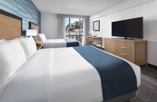Fisherman's Wharf Hotel | Steps from Fisherman's Wharf | Stunning City View Room | Pool Access