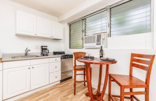 Waikiki Condo | Steps from the Beach Family Retreat w/Free Parking in Boutique Style Building