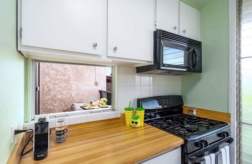 Kihei Condo | Steps to Beach Condo with Ocean Views & Pool