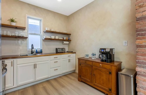 Franklin Park House | Steps to Franklin Park & East Market | 5 min to DT