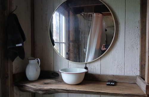Newland Apartment | Studio at Cold Springs Cabin for two, hikers delight, next to the Pisgah Forest