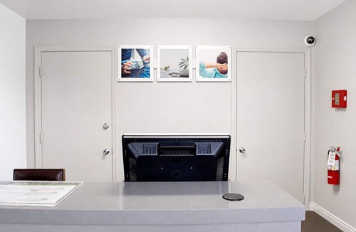 Springdale Hotel | Studio Lodge Springdale Cincinnati