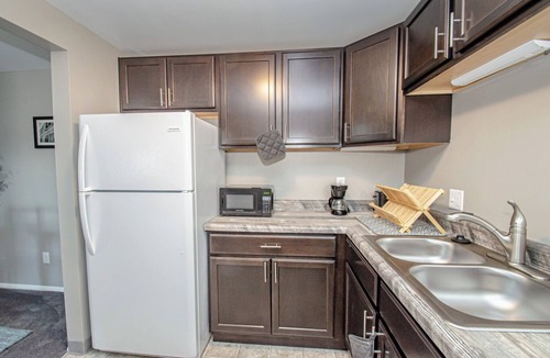 Kettering Apartment | Studio Zen Den - your tranquil home away from home in Kettering OH