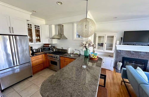 Sausalito Condo | Stunning Bay Views – Artist’s Zen Retreat - Extras!