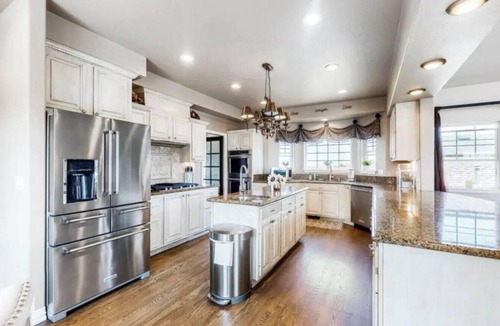 Monument Villa | Stunning Luxury Villa with Incredible Amenities!