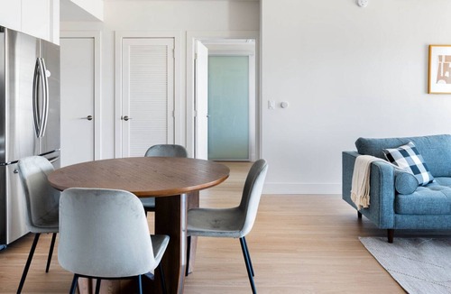 Downtown Oakland Apartment | Stunning Oakland 2BR w/ AC, W/D, Sky Deck, next to BART, by Blueground