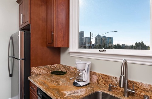 Ralph Bunche Apartment | Stunning One Bedroom Apartment With Gorgeous City Views
