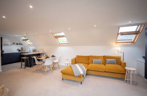 Whitestone Apartment | Stunning studio with countryside views and parking