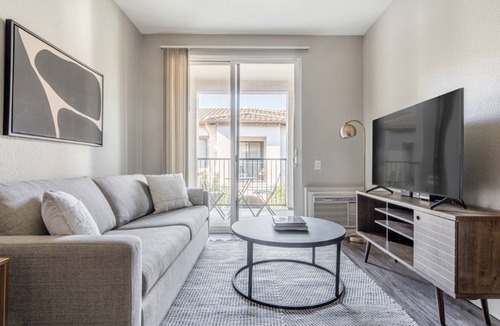 Downtown San Jose Apartment | Stylish 1 bed 1 bath apartment- 10 mins from the bay