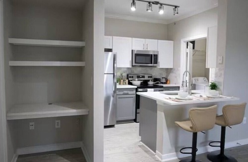 Alden Bridge Apartment | Stylish 1BR Escape Pool Gym Business Leisure