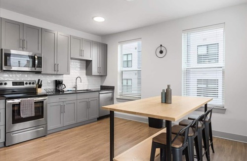 East Walnut HIlls Apartment | Stylish apartments near shops and entertainment