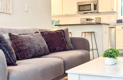 Intervale House | Stylish comfort, great location