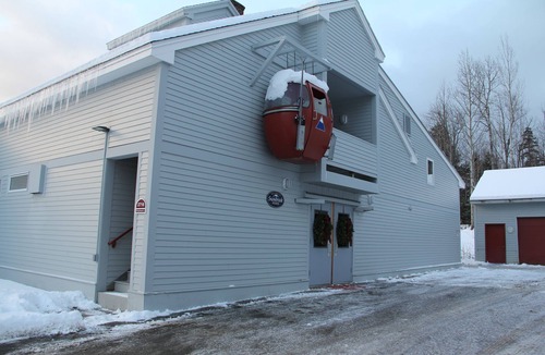 Carrabassett Valley Condo | Sugarloaf Mountain : 2 Bed, 2 Bath : Snowbrook Village Ground Floor End Unit.