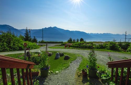 Haines House | Suite 2 Lynn View Lodge
