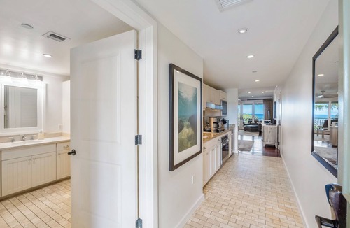 Kahuku Apartment | SUMMER REDUCED! Villa 302, King bed, Penthouse Lvl Ocean View Turtle Bay