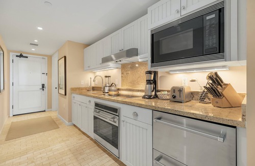 Kahuku Villa | SUMMER REDUCED! Villa 305-306 OceanView Turtle Bay Beachfront