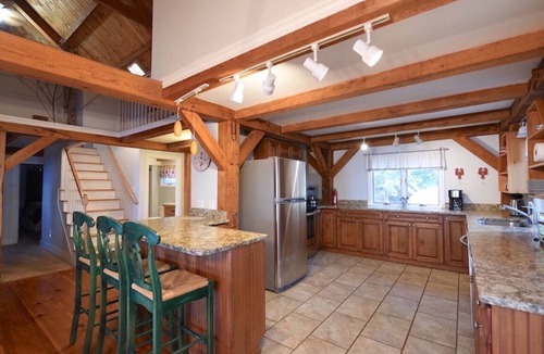 West Poland Cottage | *SUMMER SPECIAL* Spacious pet-friendly family retreat on Thompson Lake!