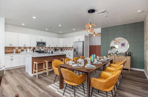 Greenehaven House | Sun Canyon Landing ~ Golf Sim ~ HotTub ~ Mini Golf ~ Game Room ~ Beautiful Views