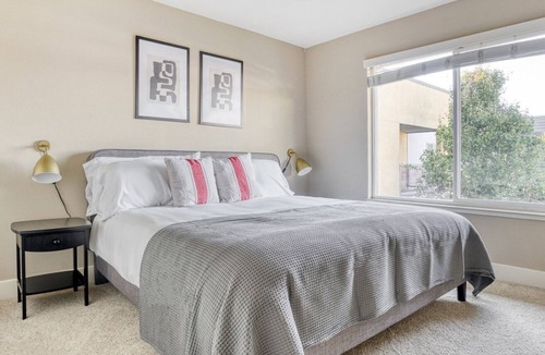 East San Mateo Apartment | Sunny San Mateo 1BR w/ Pool, Gym & W/D, near WF & highways, by Blueground