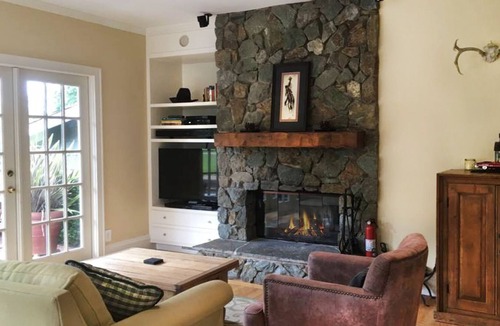 San Rafael House | Sunny, Sprawling Estate 25 Minutes From SF and Wine Country, Outdoor Life, Pool