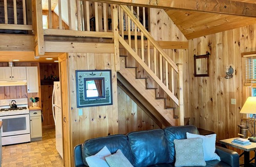 Nobleboro Cottage | Sunset Cottage on Damariscotta Private Lakefront Private Dock & Kayaks Sleeps 8