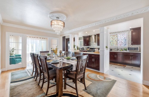 Merced Manor House | Sunset Luxurious 2BD/2BA Home Nr Food/Easy Parking