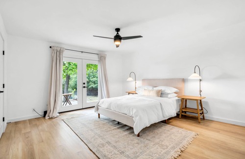 China Spring Bed & Breakfast | Sunsets Over Texas, Luxury Country Stay