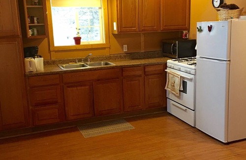 Sterling Cottage | Super comfortable Alaska Cottage or Kitchenette.