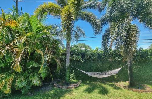 Middle River Terrace House | Surf House - Paddleboards - Canoes -1 mile to Wilton Manors