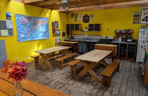 College Hostel | Sven's Basecamp Hostel