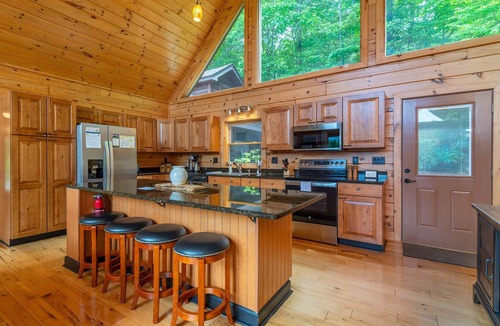 Old Fort Cabin | Sweetwood | Private Log Cabin with Hot Tub + Majestic Mountain Views!