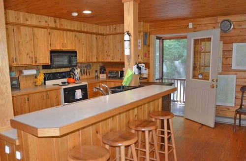 Sullivan Cabin | Taylor Camp on Tunk Lake nLakeside Log Cabinn4 Bedrooms - Sleeps 10