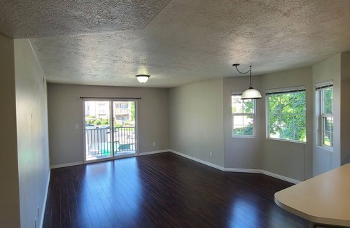 Lakeview Condo | Temple view with a pool