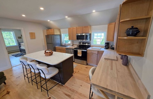 Northeast Harbor Apartment | The Afterdeck - New Cozy 2-Bedroom Getaway in Asticou Village now with AC