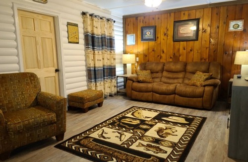 Hillsboro Cabin | The Angler