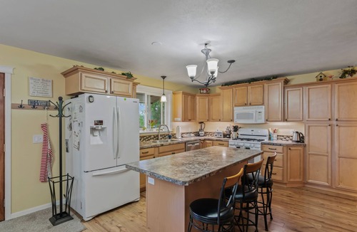 Kalifornsky House | The best location on the Kenai River!