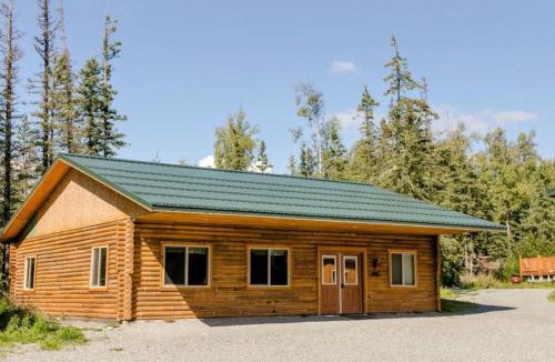 Palmer Bed & Breakfast | The Birch Bungalow At Alaska Knotty Pine BNB